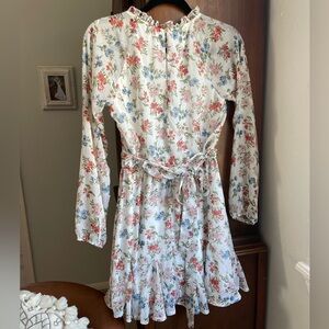 Floral women’s mini Dress with Belt size small
